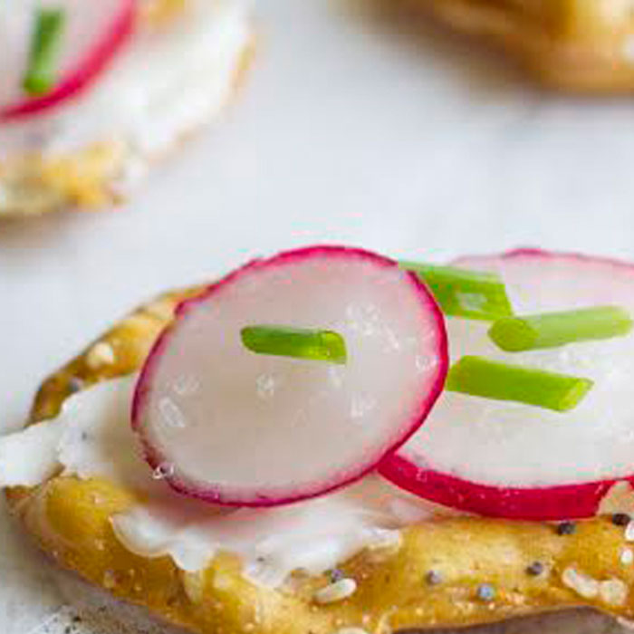 Buttery Radish Pretzel Crisps - Snack Factory